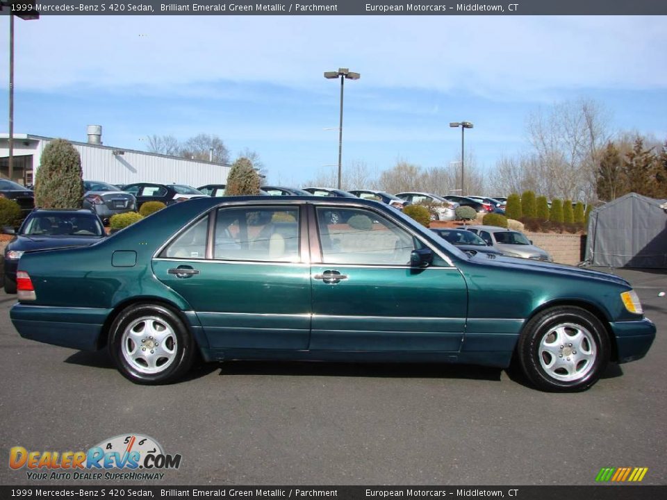 1999 Mercedes-Benz S 420 Sedan Brilliant Emerald Green Metallic / Parchment Photo #5