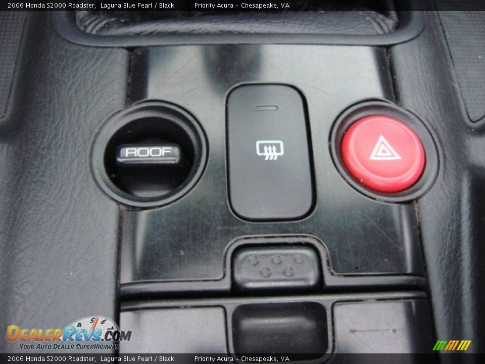 Controls of 2006 Honda S2000 Roadster Photo #17