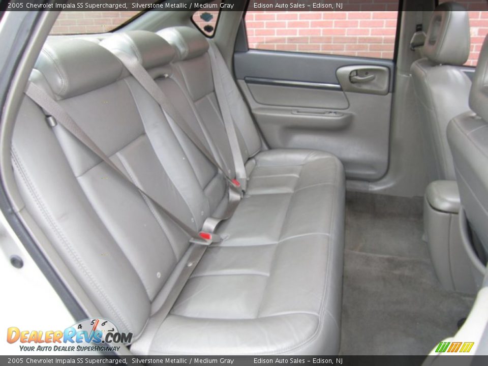 2005 Chevrolet Impala SS Supercharged Silverstone Metallic / Medium Gray Photo #18