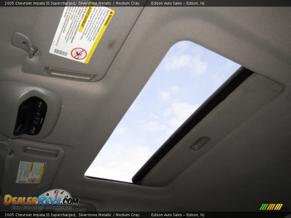 Sunroof of 2005 Chevrolet Impala SS Supercharged Photo #19