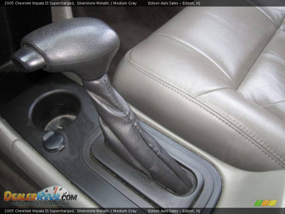 2005 Chevrolet Impala SS Supercharged Shifter Photo #20