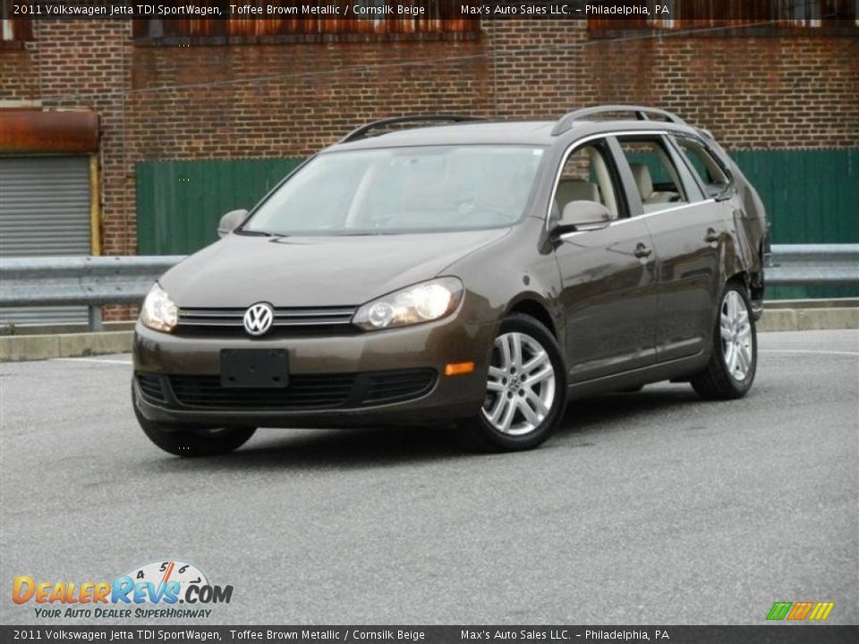 2011 Volkswagen Jetta TDI SportWagen Toffee Brown Metallic / Cornsilk Beige Photo #2