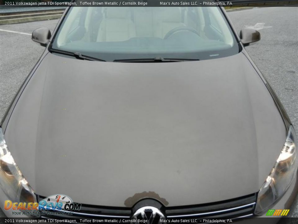 2011 Volkswagen Jetta TDI SportWagen Toffee Brown Metallic / Cornsilk Beige Photo #17