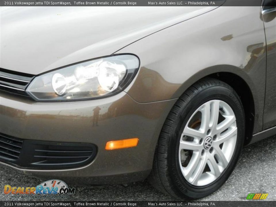 2011 Volkswagen Jetta TDI SportWagen Toffee Brown Metallic / Cornsilk Beige Photo #18