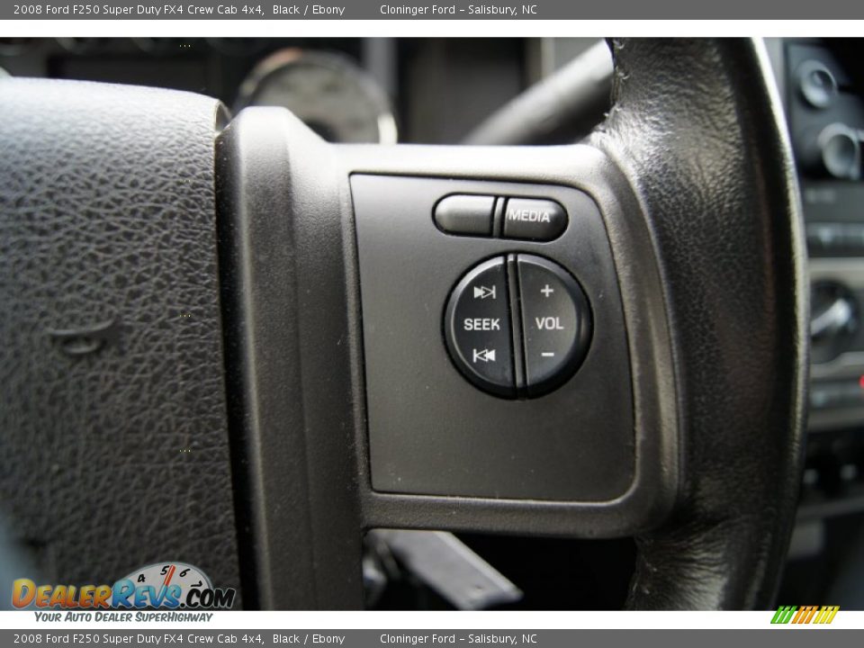 Controls of 2008 Ford F250 Super Duty FX4 Crew Cab 4x4 Photo #31