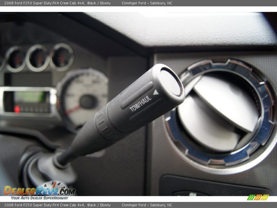 Controls of 2008 Ford F250 Super Duty FX4 Crew Cab 4x4 Photo #32
