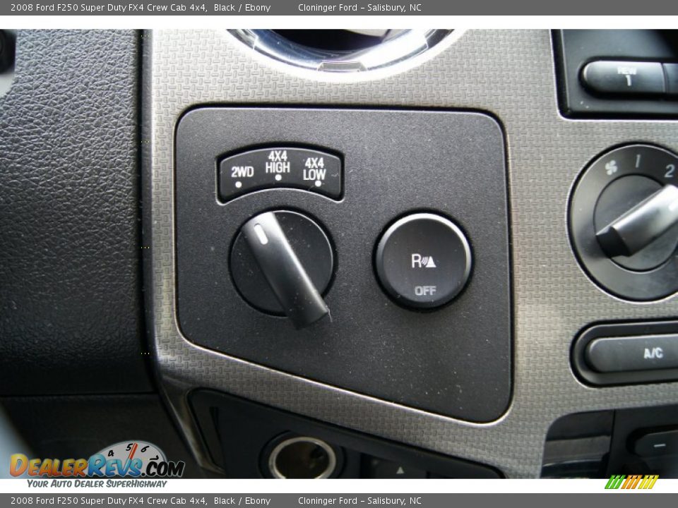Controls of 2008 Ford F250 Super Duty FX4 Crew Cab 4x4 Photo #34