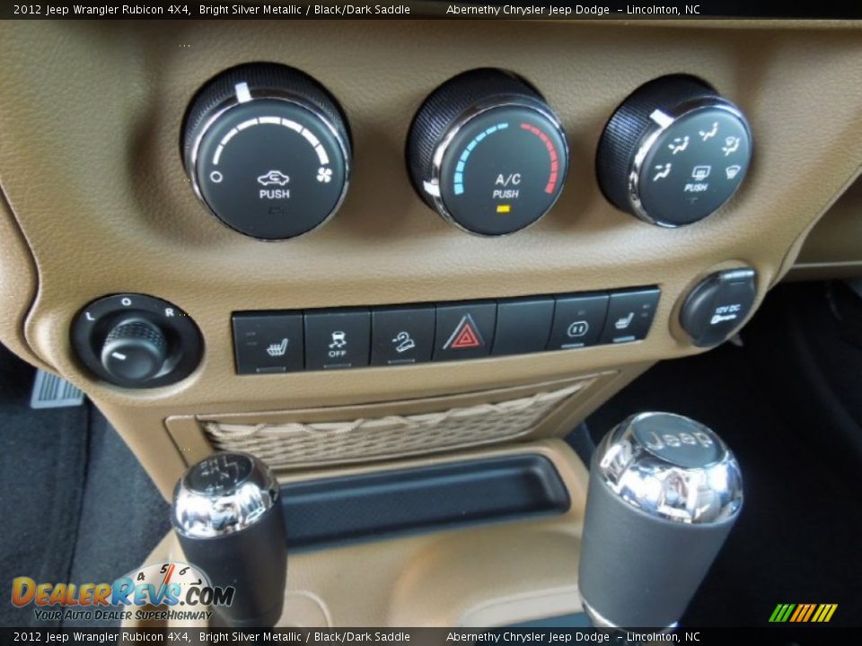 Controls of 2012 Jeep Wrangler Rubicon 4X4 Photo #11