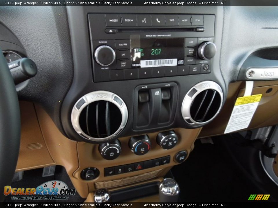 Controls of 2012 Jeep Wrangler Rubicon 4X4 Photo #12