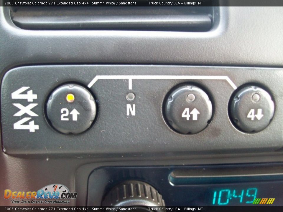 Controls of 2005 Chevrolet Colorado Z71 Extended Cab 4x4 Photo #12