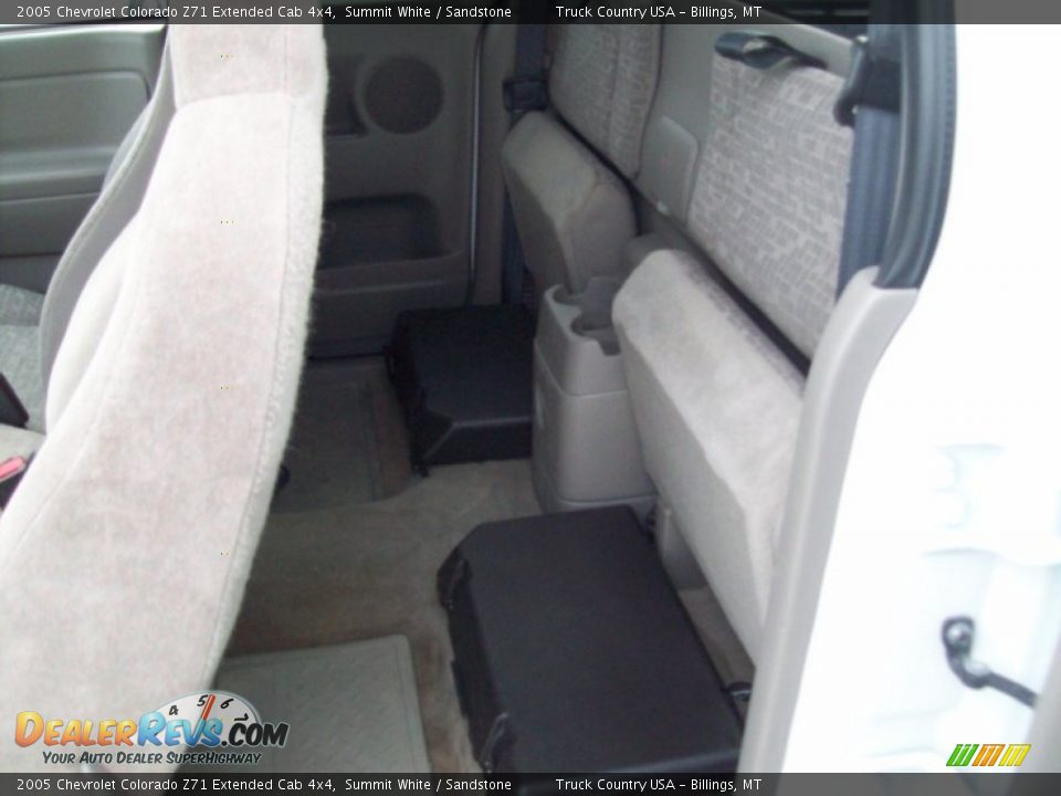 Sandstone Interior - 2005 Chevrolet Colorado Z71 Extended Cab 4x4 Photo #19
