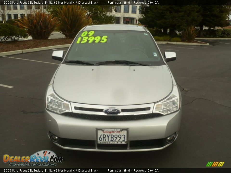 2009 Ford Focus SEL Sedan Brilliant Silver Metallic / Charcoal Black Photo #2