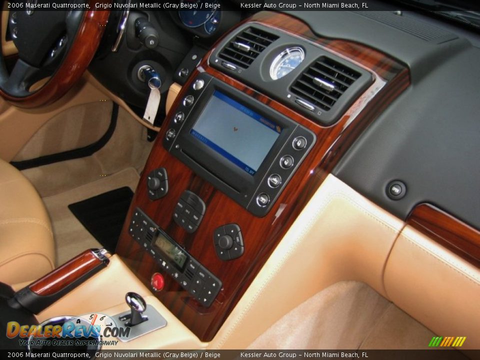 Controls of 2006 Maserati Quattroporte  Photo #30