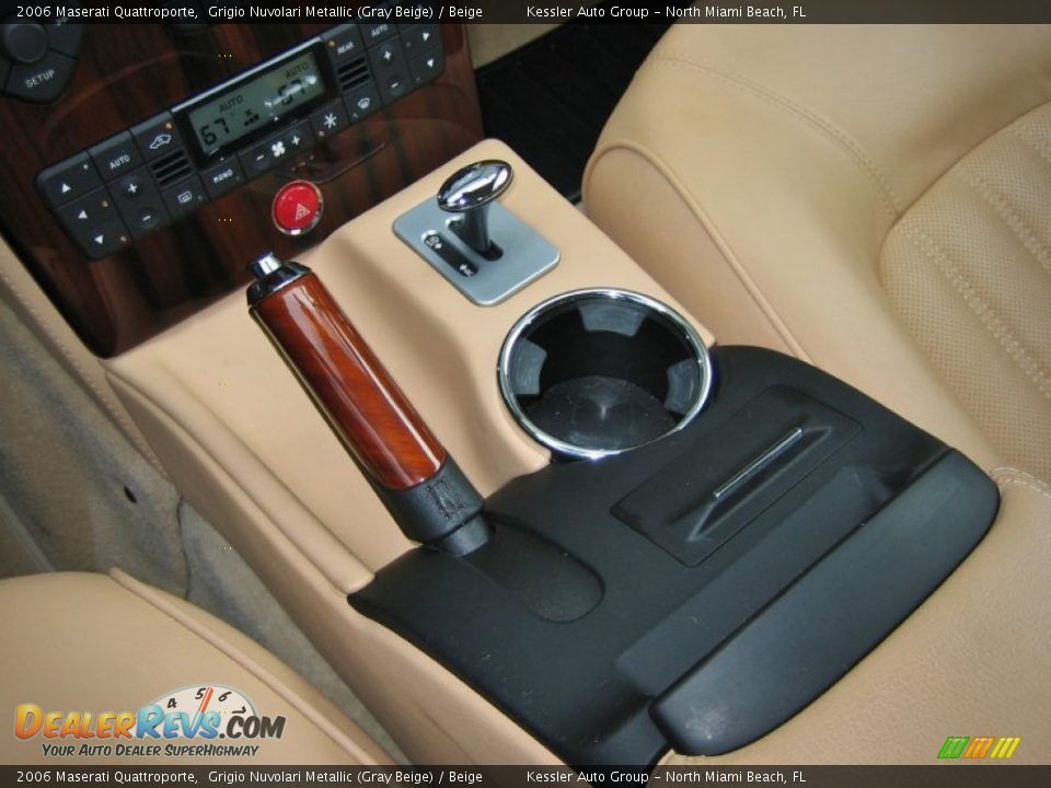 Controls of 2006 Maserati Quattroporte  Photo #33