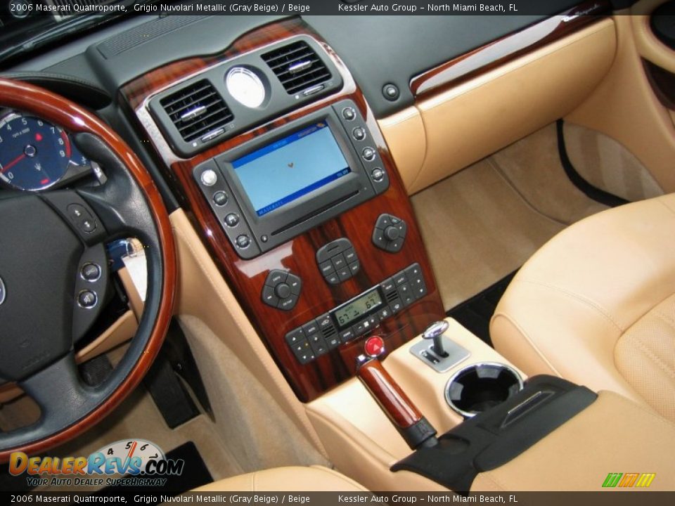 Controls of 2006 Maserati Quattroporte  Photo #34