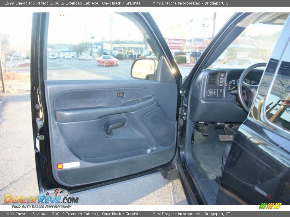 1999 Chevrolet Silverado 1500 LS Extended Cab 4x4 Onyx Black / Graphite Photo #10