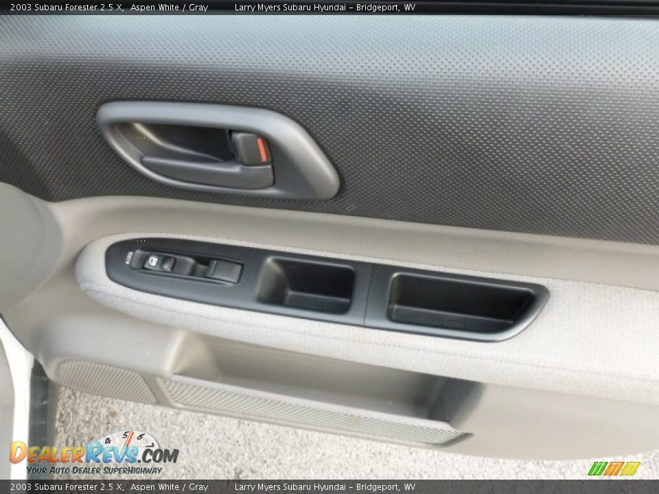 2003 Subaru Forester 2.5 X Aspen White / Gray Photo #11