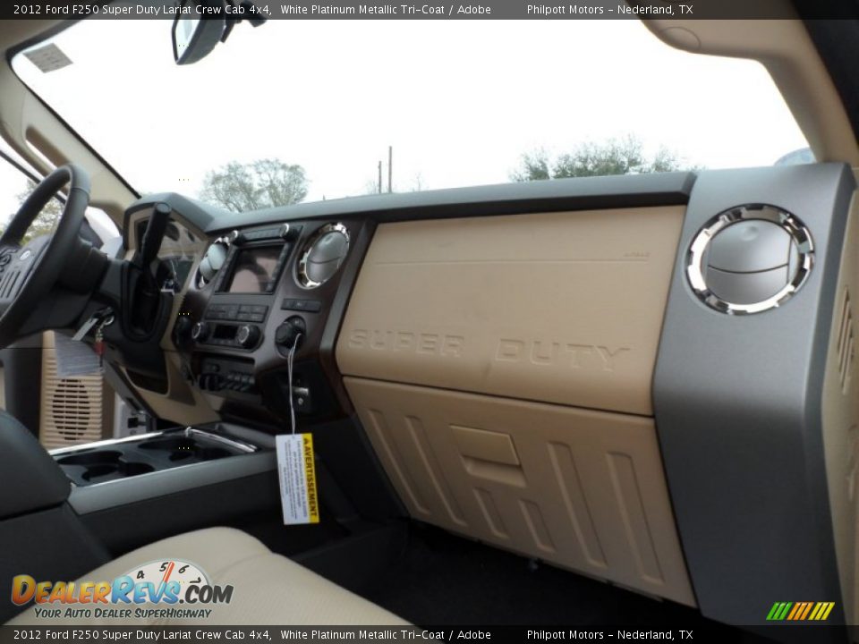 2012 Ford F250 Super Duty Lariat Crew Cab 4x4 White Platinum Metallic Tri-Coat / Adobe Photo #21