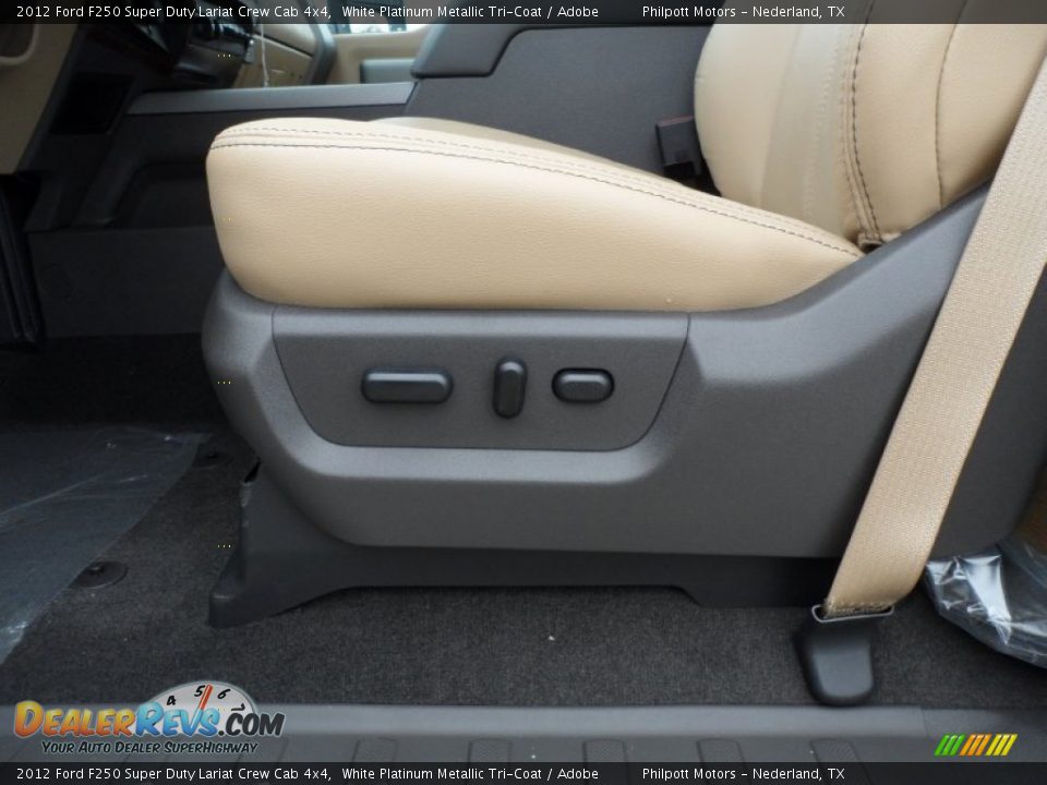 2012 Ford F250 Super Duty Lariat Crew Cab 4x4 White Platinum Metallic Tri-Coat / Adobe Photo #28