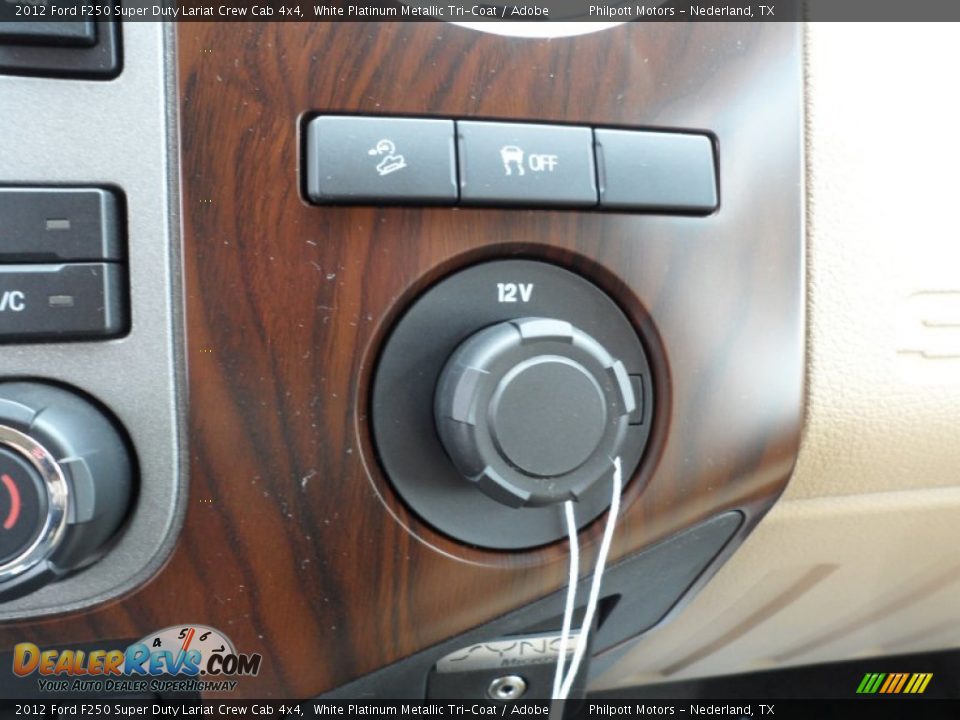 2012 Ford F250 Super Duty Lariat Crew Cab 4x4 White Platinum Metallic Tri-Coat / Adobe Photo #35