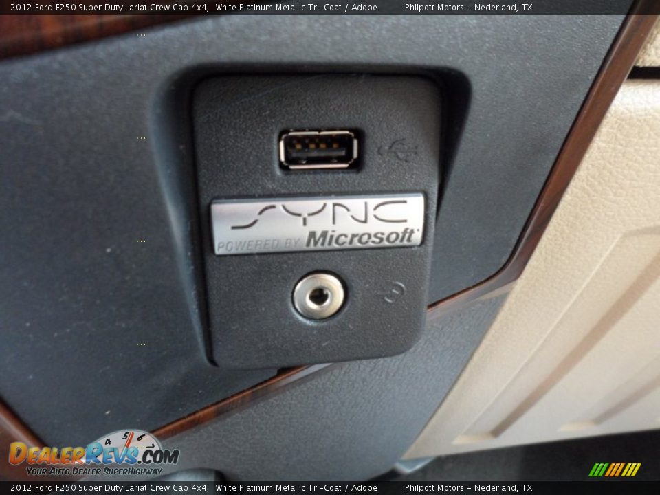 2012 Ford F250 Super Duty Lariat Crew Cab 4x4 White Platinum Metallic Tri-Coat / Adobe Photo #36