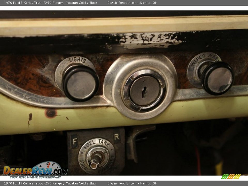 Controls of 1970 Ford F-Series Truck F250 Ranger Photo #17