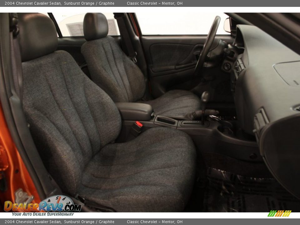 2004 Chevrolet Cavalier Sedan Sunburst Orange / Graphite Photo #11