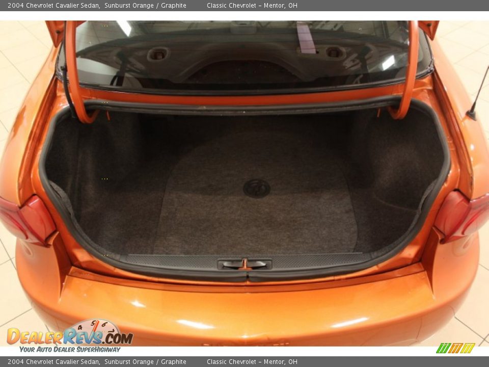 2004 Chevrolet Cavalier Sedan Sunburst Orange / Graphite Photo #15