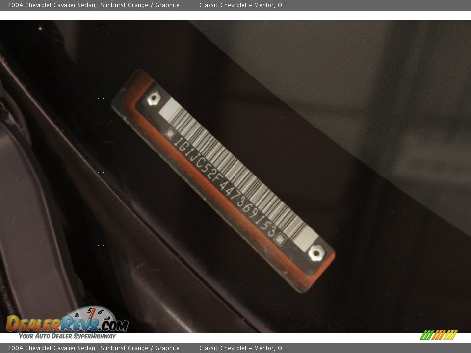 2004 Chevrolet Cavalier Sedan Sunburst Orange / Graphite Photo #18