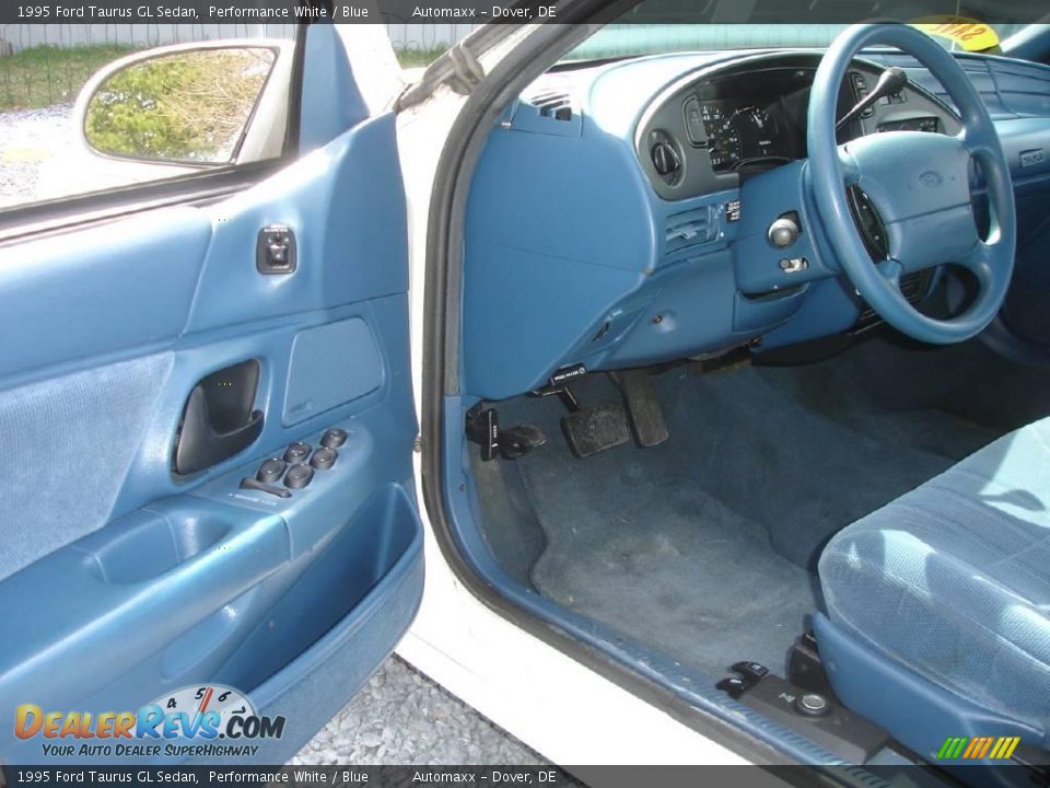 1995 Ford Taurus GL Sedan Performance White / Blue Photo #9