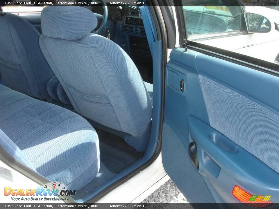 1995 Ford Taurus GL Sedan Performance White / Blue Photo #13