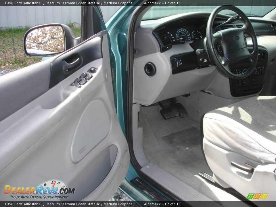1998 Ford Windstar GL Medium Seafoam Green Metallic / Medium Graphite Photo #9