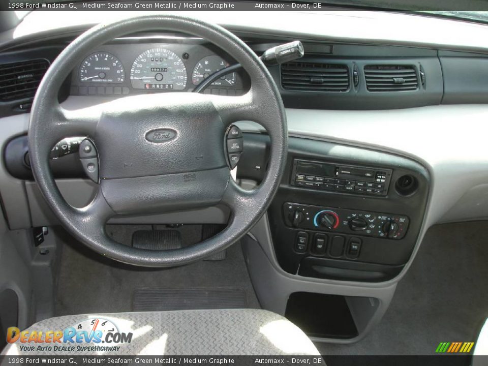 1998 Ford Windstar GL Medium Seafoam Green Metallic / Medium Graphite Photo #15