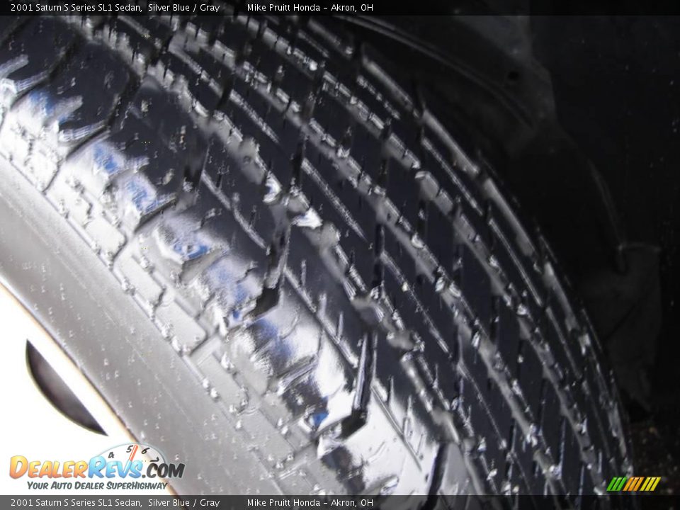 2001 Saturn S Series SL1 Sedan Silver Blue / Gray Photo #10