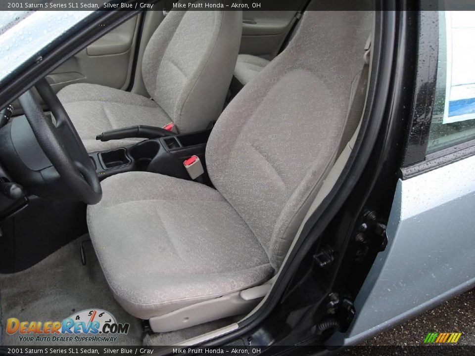 Front Seat of 2001 Saturn S Series SL1 Sedan Photo #12