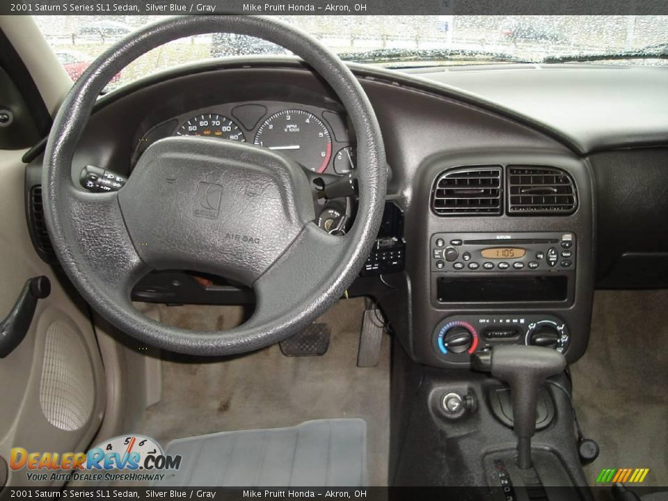 Dashboard of 2001 Saturn S Series SL1 Sedan Photo #16