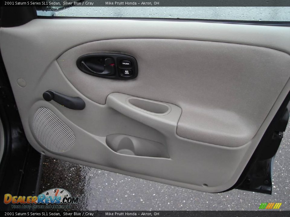 Door Panel of 2001 Saturn S Series SL1 Sedan Photo #17