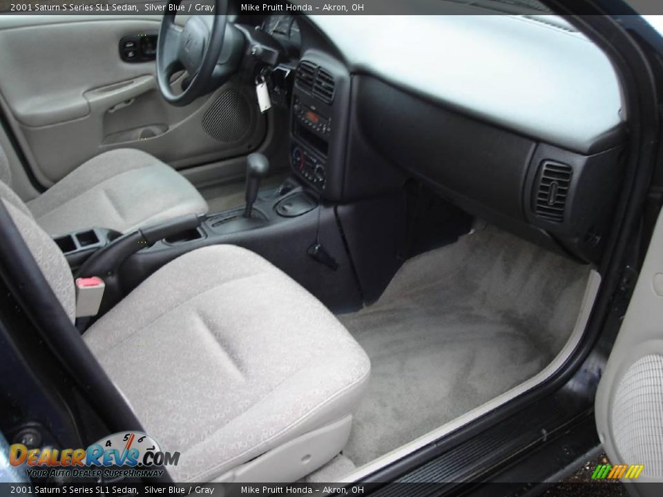 Front Seat of 2001 Saturn S Series SL1 Sedan Photo #18
