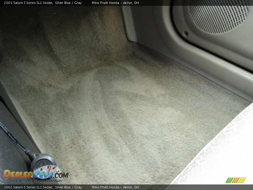 2001 Saturn S Series SL1 Sedan Silver Blue / Gray Photo #25