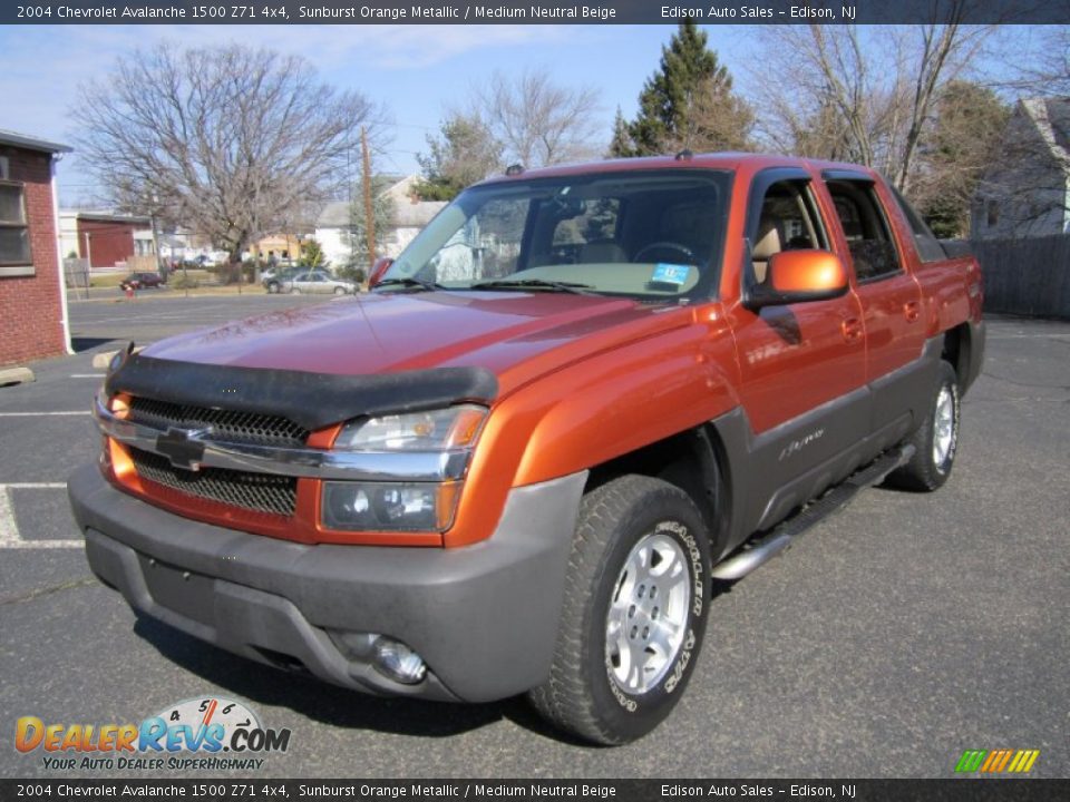 2004 Chevrolet Avalanche 1500 Z71 4x4 Sunburst Orange Metallic / Medium Neutral Beige Photo #2