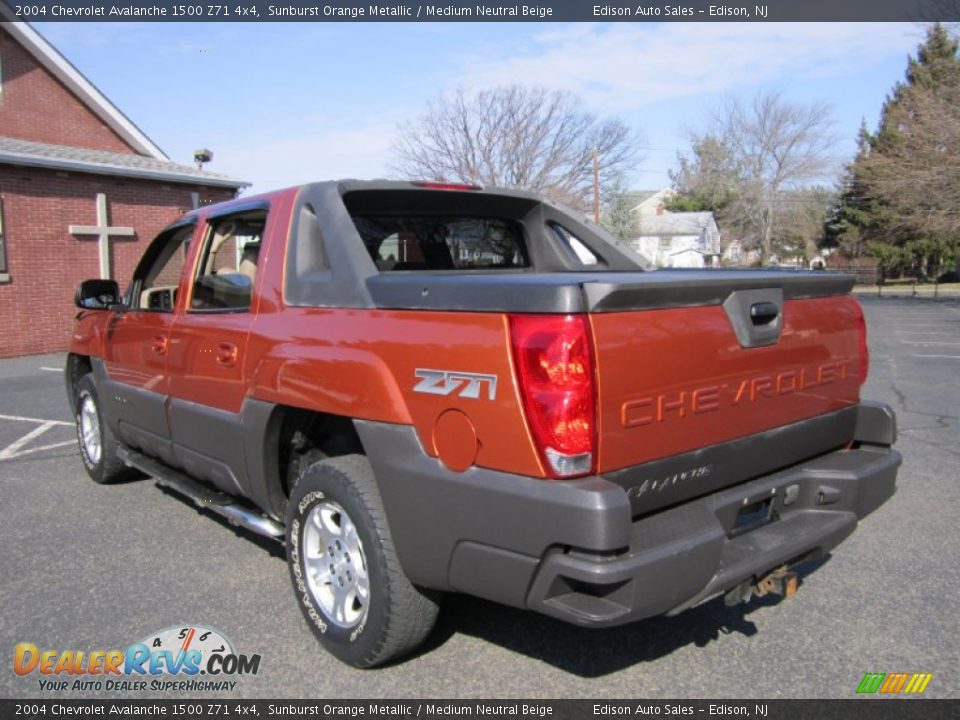 2004 Chevrolet Avalanche 1500 Z71 4x4 Sunburst Orange Metallic / Medium Neutral Beige Photo #5