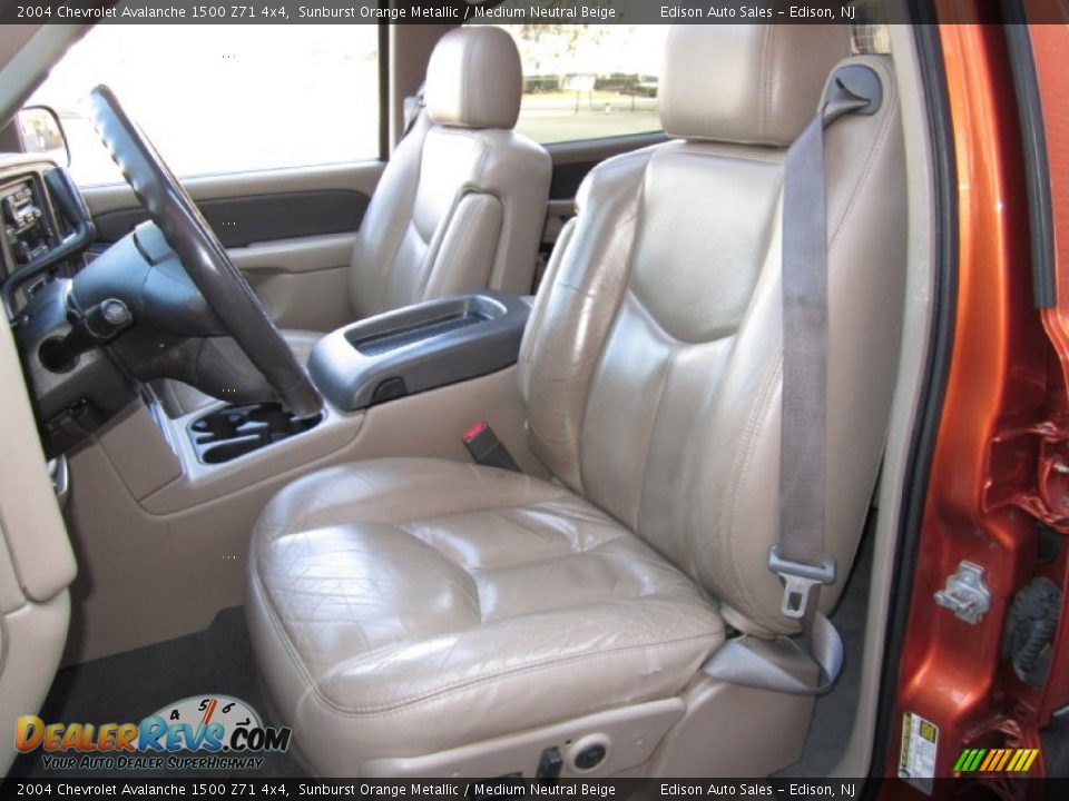 Front Seat of 2004 Chevrolet Avalanche 1500 Z71 4x4 Photo #14