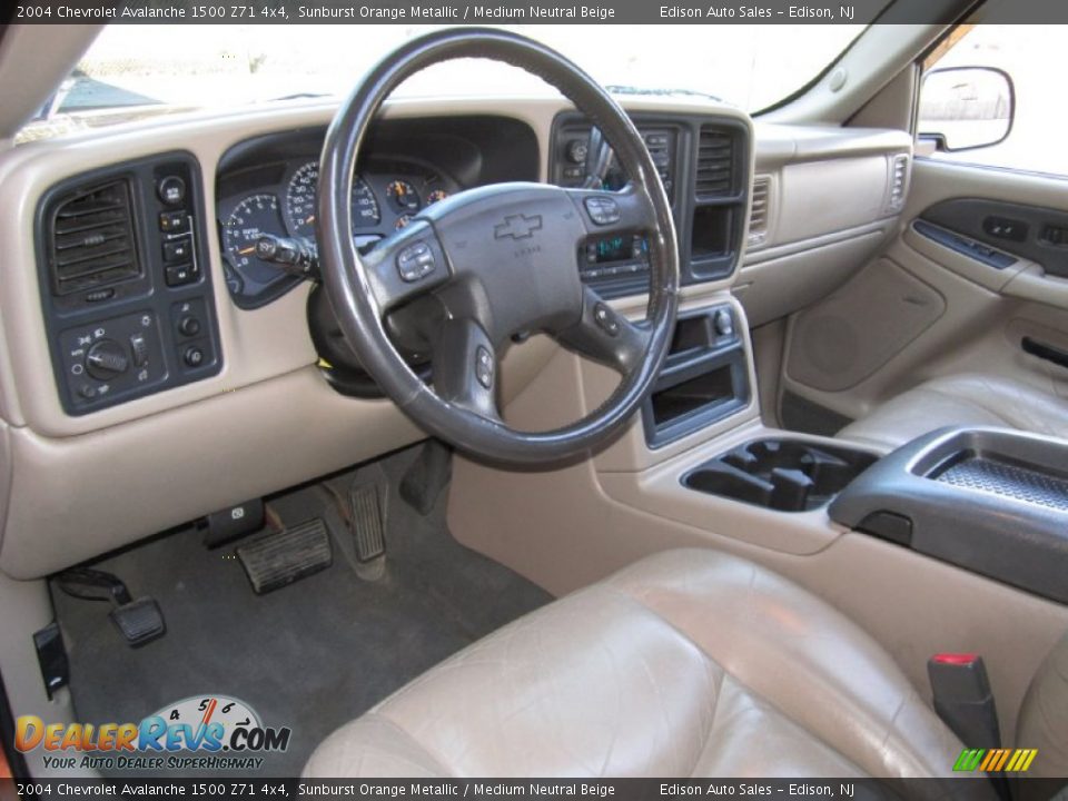 Medium Neutral Beige Interior - 2004 Chevrolet Avalanche 1500 Z71 4x4 Photo #16