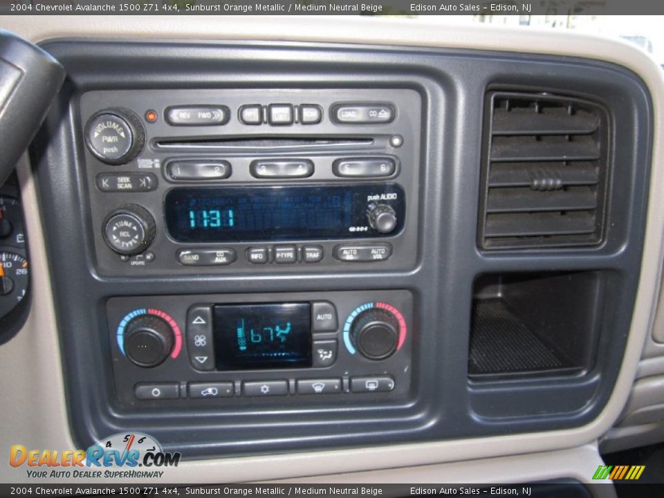 2004 Chevrolet Avalanche 1500 Z71 4x4 Sunburst Orange Metallic / Medium Neutral Beige Photo #20