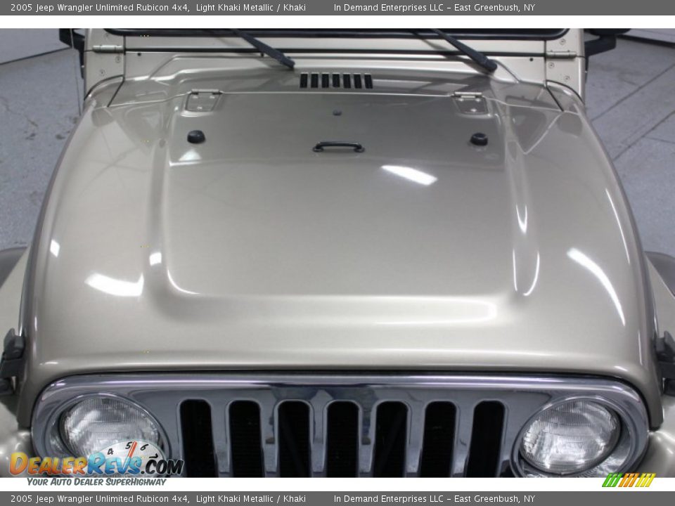 2005 Jeep Wrangler Unlimited Rubicon 4x4 Light Khaki Metallic / Khaki Photo #13
