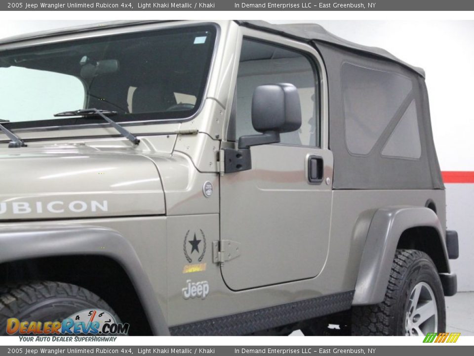 2005 Jeep Wrangler Unlimited Rubicon 4x4 Light Khaki Metallic / Khaki Photo #16
