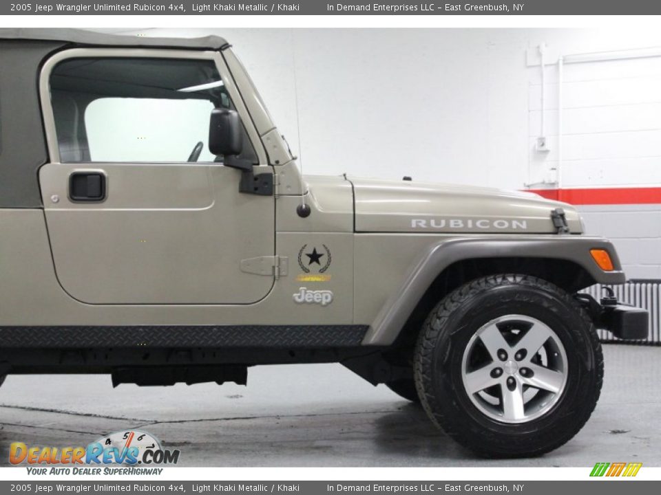 2005 Jeep Wrangler Unlimited Rubicon 4x4 Light Khaki Metallic / Khaki Photo #32