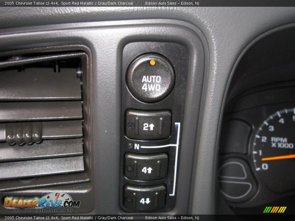 2005 Chevrolet Tahoe LS 4x4 Sport Red Metallic / Gray/Dark Charcoal Photo #21