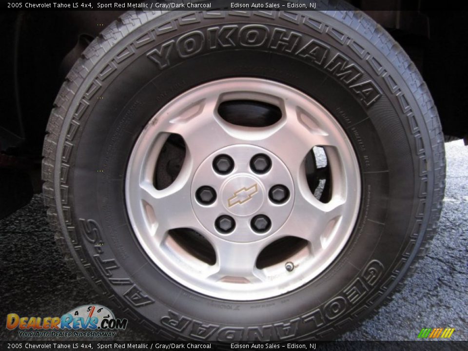 2005 Chevrolet Tahoe LS 4x4 Sport Red Metallic / Gray/Dark Charcoal Photo #28