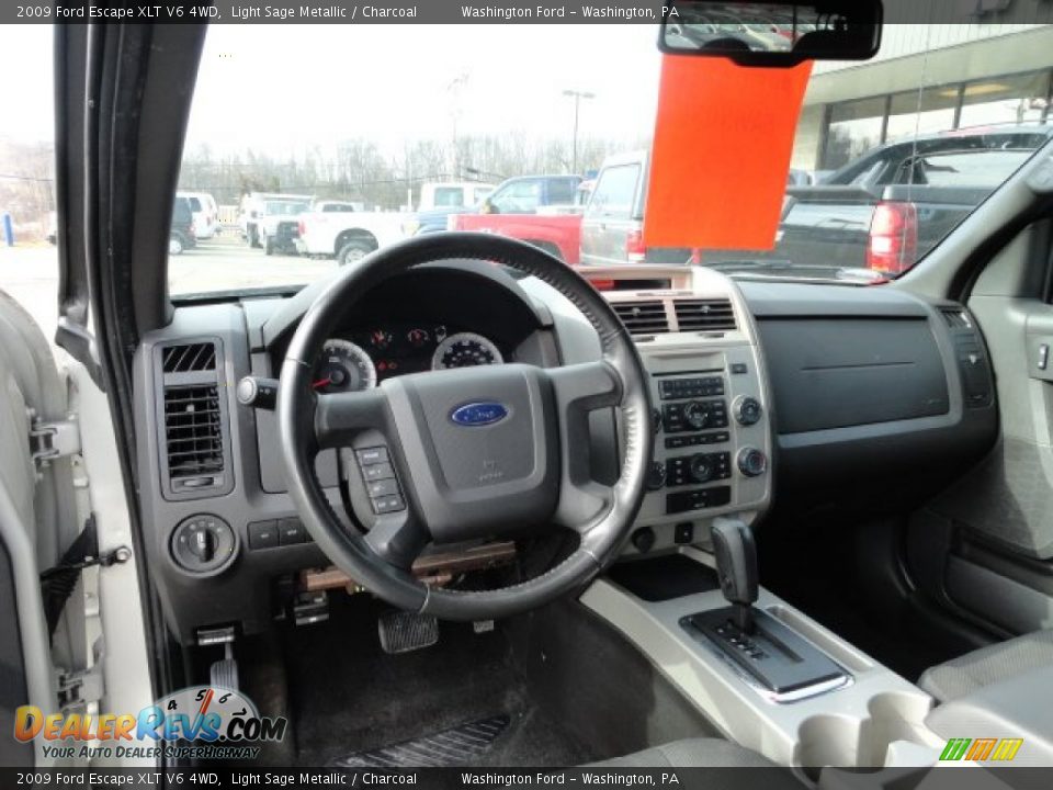 2009 Ford Escape XLT V6 4WD Light Sage Metallic / Charcoal Photo #12